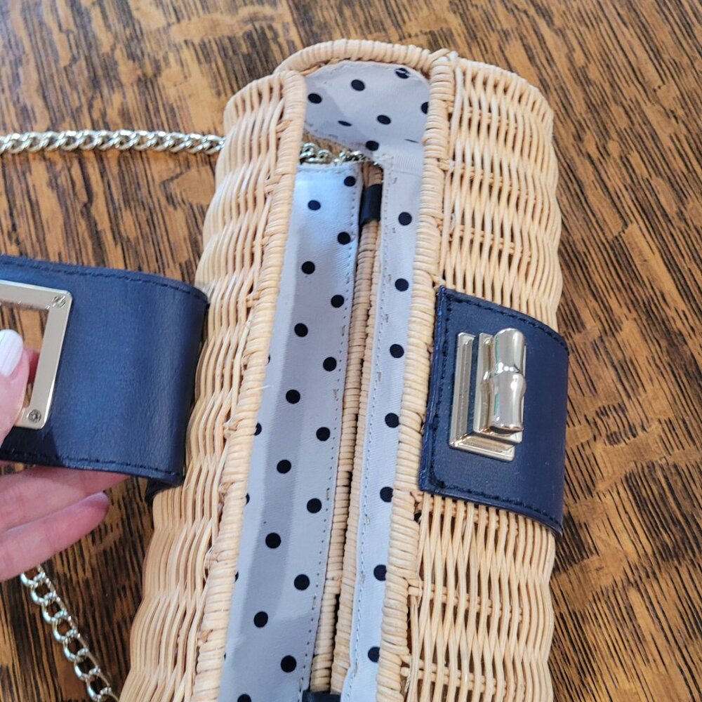 Like New Talbots Shoulder Bag. Leather Trim and Rattan. Gold-tone chain strap. - Picture 4 of 8